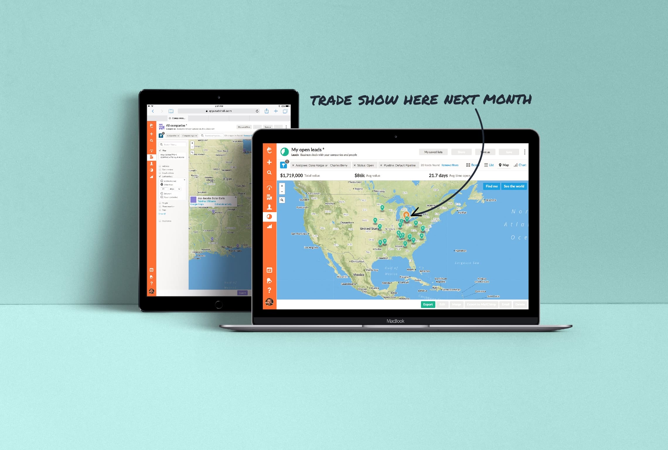 en macbook är öppen för en karta över USA