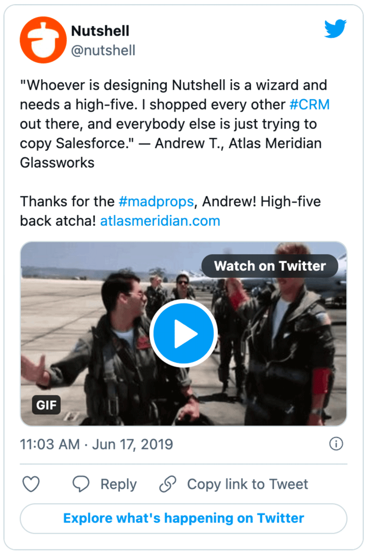 et tweet fra Nutshell , der viser en positiv anmeldelse fra brugeren Andrew T.