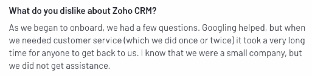 respuesta de texto del cliente compartiendo lo que no le gusta de Zoho CRM